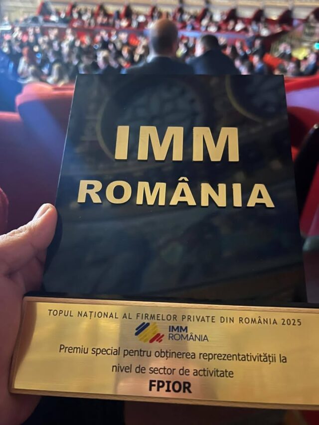 Mulțumim, Consiliul National al IMM-urilor din Romania, pentru tot ce ați construit in 33 de ani, pentru tot ce construim împreună și pentru tot ce vom construi în viitor.
Mulțumim pentru premiul acordat astăzi Federația Patronatelor din Industria Ospitalității și suntem recunoscători, mai ales, pentru fiecare Om care face parte din IMM România!
Să ne trăim, unii altora!