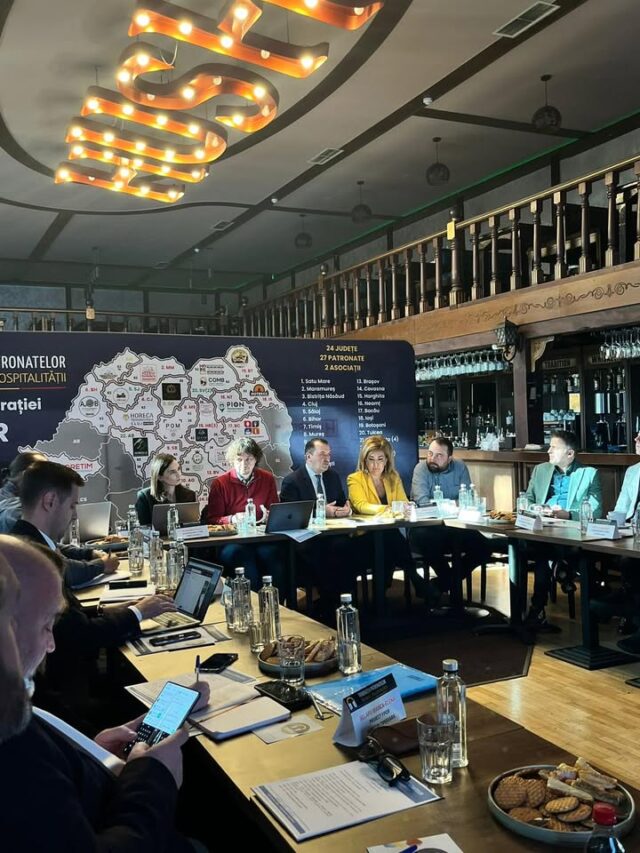 Astăzi, la Pitești, ne-am reîntâlnit în cadrul conferinței naționale periodice FPIOR — un moment important pentru noi ca federație și pentru întreaga industrie a ospitalității din România.Am avut alături profesioniști dedicați, colegi din toate regiunile țării și pe domnul Ministru Secretar de Stat Laurentiu Viorel Gîdei căruia îi mulțumim pentru prezență, deschidere și implicarea reală în dialogul cu sectorul.Pentru noi, astfel de întâlniri sunt esențiale:
🔹 aducem în discuție problemele reale ale industriei
🔹 lucrăm împreună la soluții aplicabile și responsabile
🔹 consolidăm direcțiile comune și susținem coerența unui sector vital pentru economia RomânieiFPIOR continuă să fie spațiul în care industria se întâlnește, se exprimă și se reprezintă unitar. Iar munca noastră abia începe.Mulțumim tuturor celor care au fost prezenți și contribuie activ la construcția unei industrii a ospitalității mai puternice, mai unite și mai profesioniste!Împreună mișcăm industria înainte.#FPIOR #ospitalitate #IndustriaOspitalității #Pitești #FPIOR #TurismRomania #HoReCa #DezvoltămÎmpreună #OspitalitateUnită #DialogInstituțional #EconomieRomania #ParteneriatPentruIndustrieBreasla Cârciumarilor Brașoveni
Asociatia Horeca Arges
Organizația Patronala Horeca Sibiu
Horeca Iași
HORETIM
Patronatul Horeca Dâmbovița
Asociatia Horeca Oltenia
Asociatia Ospitalitatii Bihor
Asociatia Patronala RESTO Constanta
HORECA Bacau
Organizația Patronală Horeca Transilvania - OPHT
Razvan Balta
Patronatul Horeca Alba
HoRe Ca’n Maramu
Asociatia Patronala Costinesti
SZVTP - Patronatul Industriei de Ospitalitate și Turism