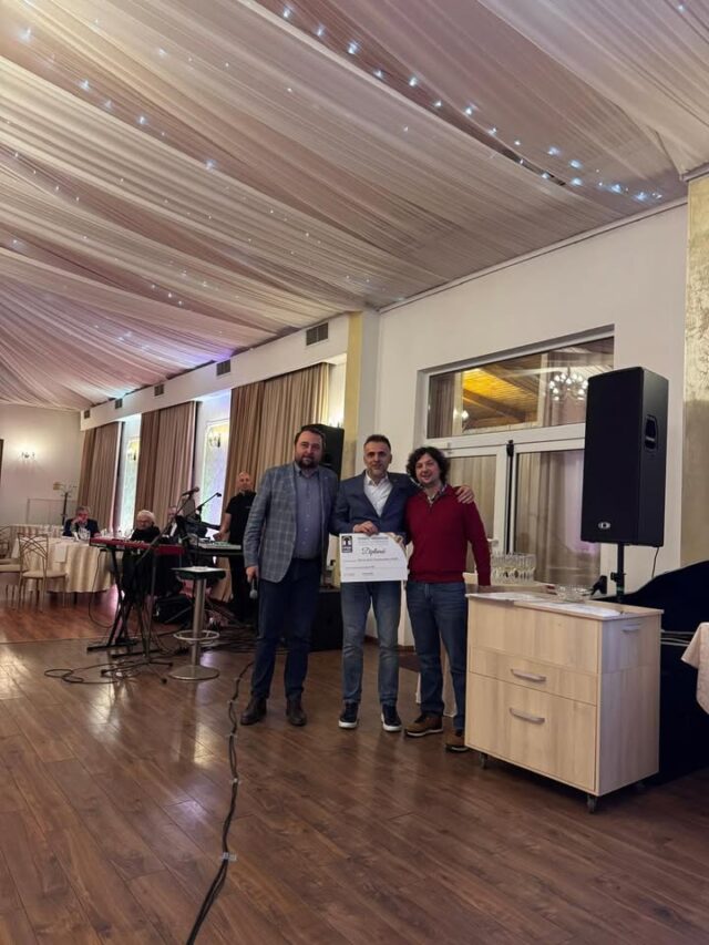 5 ani de FPIOR înseamnă:- Reprezentativitate reală pentru industria ospitalității
- Oameni dedicați, care au pus umărul la fiecare pas
- Parteneriate solide, construite pe încredere
- Proiecte relevante, cu impact concret în HoReCa
- ⁠Construcție, asumare și comunitate.
- ⁠Dezvoltare teritorială pentru toată industria ospitalității din RomâniaMomentul acordării diplomelor a marcat, simbolic și firesc, recunoașterea valorii și a contribuției fiecăruia la dezvoltarea ospitalității românești.Mulțumim tuturor celor care ne-au fost și ne sunt alături!De 5 ani împreună pentru ospitalitatea românească!Breasla Cârciumarilor Brașoveni
Organizația Patronala Horeca Sibiu
Organizația Patronală Horeca Transilvania - OPHT
HORETIM
Asociatia Patronala RESTO Constanta
Horeca Iași
HORECA Bacau
Patronatul Horeca Dâmbovița
Patronatul Horeca Alba
Asociatia Horeca Oltenia
Asociatia Ospitalitatii Bihor
Asociatia Patronala Costinesti
Asociatia Horeca Arges
HoRe Ca’n Maramu
Asociatia Patronala Eforia Turistica
SZVTP - Patronatul Industriei de Ospitalitate și Turism
Razvan Balta
Consiliul National al IMM-urilor din Romania
Be Igloo PR