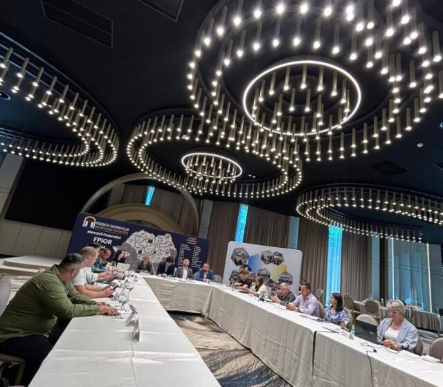 „Anatomia Ospitalității Românești: Costul Real al Supraviețuirii” - Conferința Națională FPIOR, Dej 2026Astăzi ne reunim la Dej, în cadrul Conferinței Naționale FPIOR, pentru a analiza provocările reale cu care se confruntă industria ospitalității și pentru a identifica soluții care să susțină dezvoltarea unui sector esențial pentru economia României.Pe agenda întâlnirii se află teme de interes major pentru industrie:– impactul contextului economic asupra sectorului HORECA;
– noile direcții de dezvoltare ale ospitalității românești;
– proiectul „Casa de Comenzi”;
– dezvoltarea Comitetului Sectorial și beneficiile pentru angajatori;
– Festivalul FPIOR „Produsul Culinar al Anului”;
– prezentarea noilor patronate afiliate FPIOR.Într-o perioadă marcată de provocări economice și schimbări accelerate, credem că dialogul, colaborarea și reprezentarea unitară sunt mai importante ca oricând.🇷🇴 Împreună construim o industrie a ospitalității mai puternică și mai bine pregătită pentru viitor.#FPIOR #AnatomiaOspitalitatiiRomanesti #CostulRealAlSupravietuirii #ConferintaFPIOR #Dej2026 #HoReCa #IndustriaOspitalitatii #TurismRomanesc
Asociatia Horeca Oltenia
Organizația Patronala Horeca Sibiu
HoRe Ca’n Maramu
Asociatia Patronala Costinesti
Patronatul Horeca Dâmbovița
Organizația Patronală Horeca Transilvania - OPHT
Asociatia Patronala Eforia Turistica
Asociatia Horeca Arges
Asociatia Ospitalitatii Bihor
HORECA Bacau
HORETIM
Asociatia Litoral - Delta Dunarii
Asociatia Patronala RESTO Constanta
Breasla Cârciumarilor Brașoveni
Be Igloo PR
